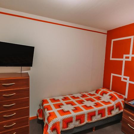 Habitaciones Mary 2 Camas Simples En Casa Compartida Ushuaia Eksteriør bilde